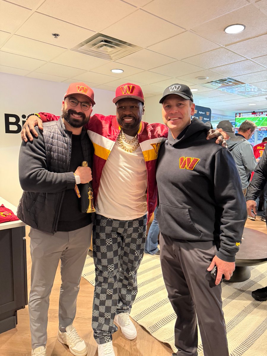 bigbearai's tweet image. Our team had an unforgettable experience at the Commanders game over the weekend. A thank you to 50cent for stopping by our suite and introducing us to Le Chemin Du Roi Brut Champagne. Cheers to great moments and great partnerships! 🏈🥂 #Commanders #lechemindurio #50cent #NFL
