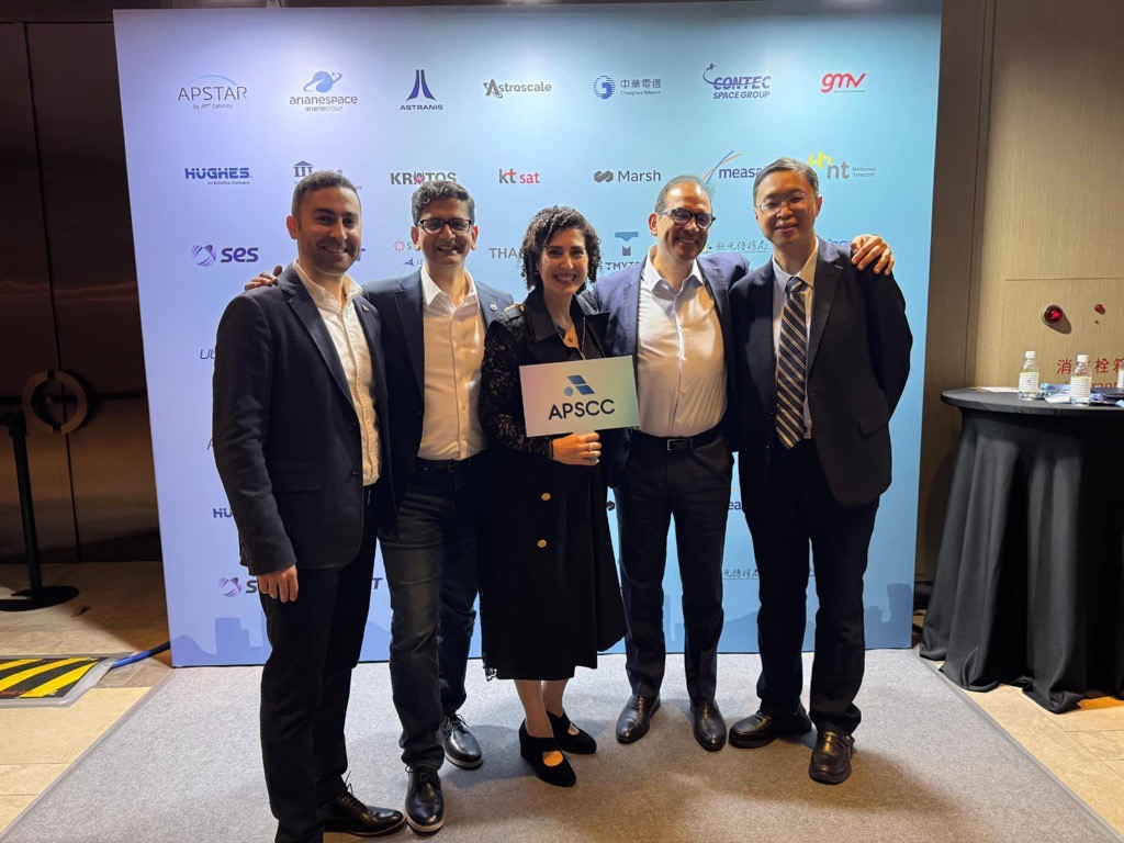 iDirect's tweet image. At #APSCC2025 our Sr. Director, Corp Dev highlighted how @iDirect&apos;s AI-driven analytics platform empowers operators to cut OPEX, boost reliability &amp;amp; make faster, data-driven decisions.

We’re turning AI into real-world results. See how: bit.ly/3FdAuF3

#STEngineering