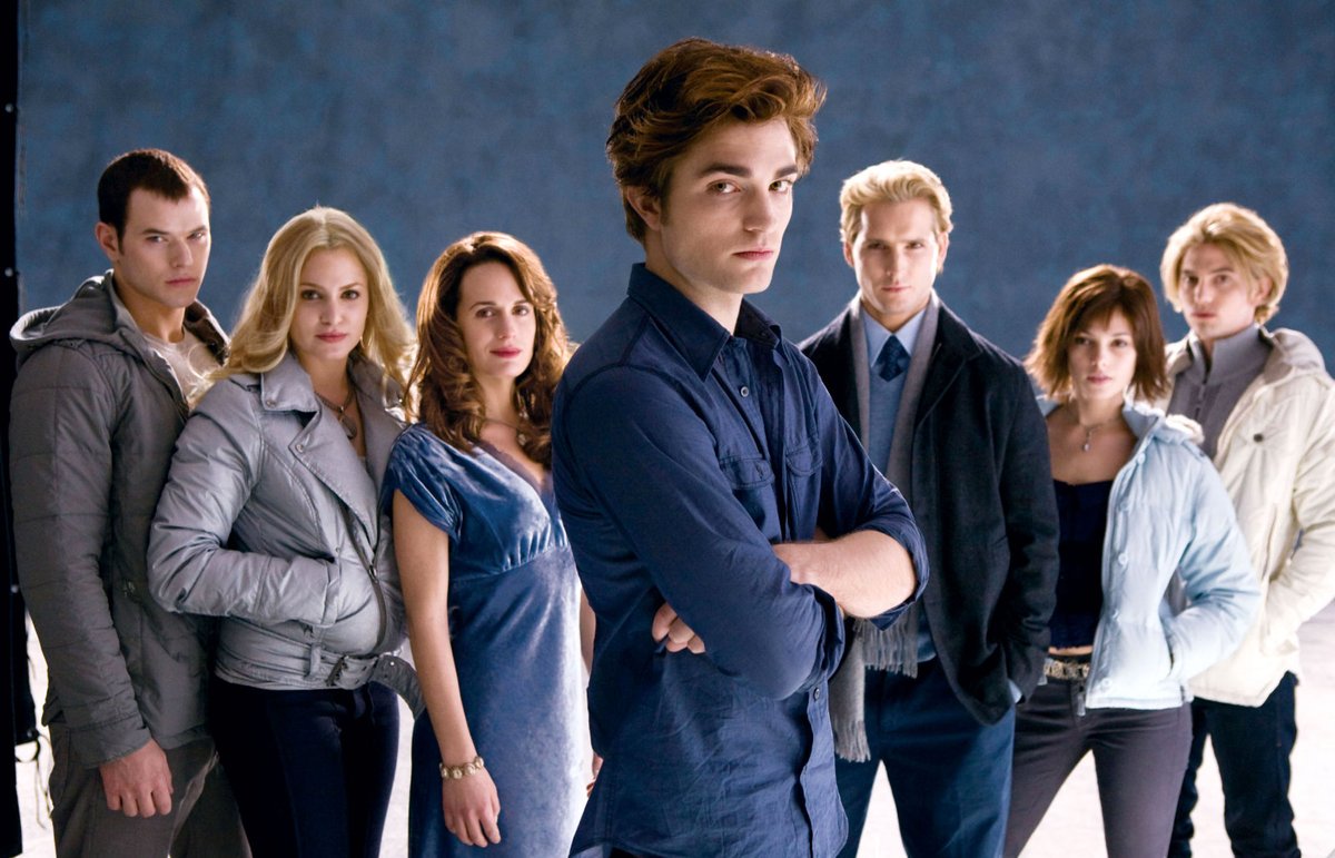 obsessedrwrb's tweet photo. the Cullens and the Bridgertons: Royally Sexy Nobility
#Twilight #Cullen
#Bridgerton #Bridgertonfamily
#Bridgertonsiblings #ABCDEFGH https://t.co/fb7XfdDnaa