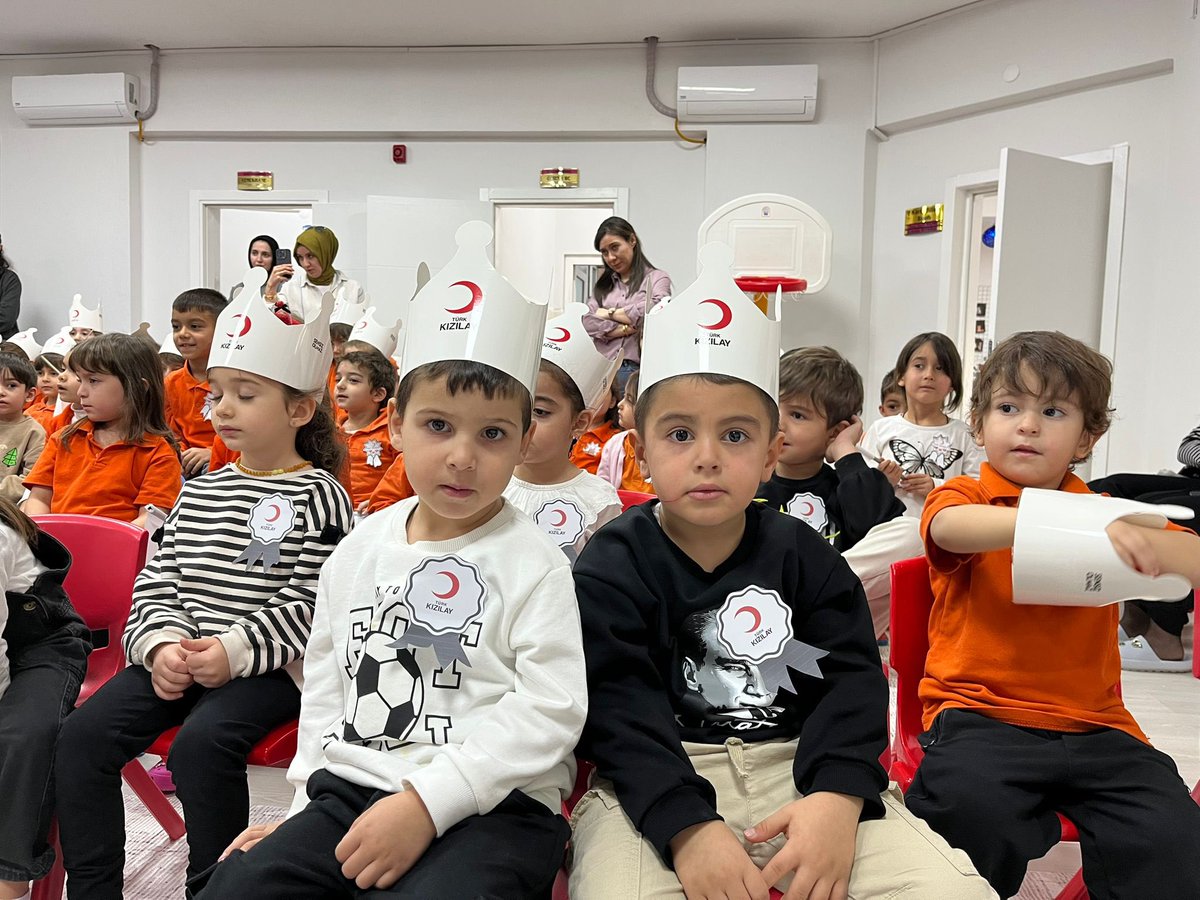 En tatlı kim yarışmasına katıldın ama rakibin biziz 🥳

Kızılay Haftası’nda minik gönüllülerimizle birlikte olmak en bi’ sevdiğimiz! ❣️