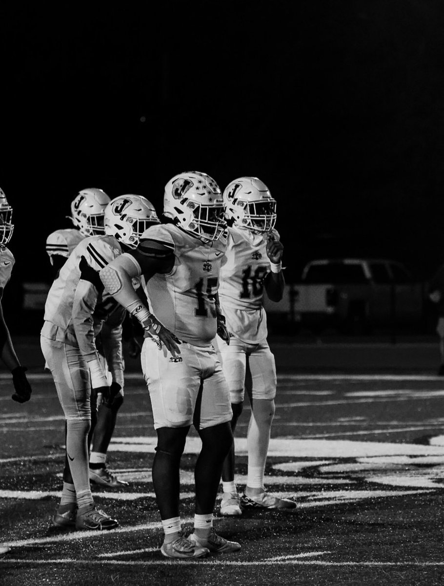 I would like to thank everyone for the love,support, and the encouragement for me to keep thriving and pushing during the regular season! My senior year has been going crazy so far! It is now playoffs ! Coaches here is my Full Regular Season Highlights 🔽 
hudl.com/video/3/196493…