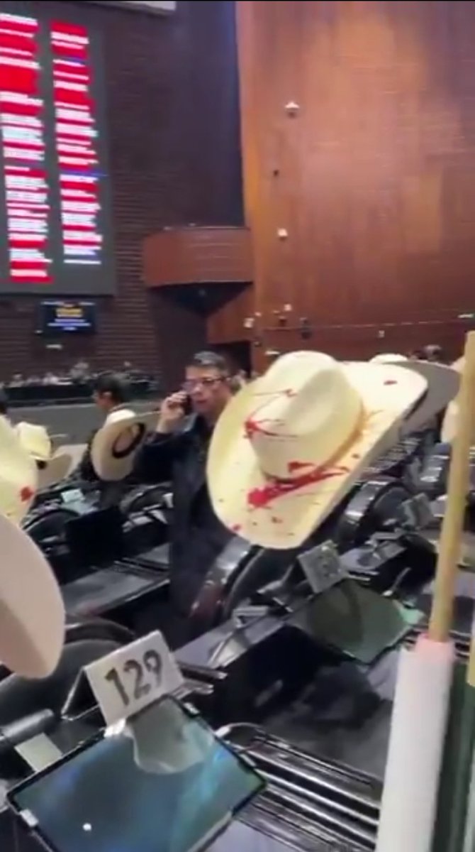 cesargutipri's tweet image. Aquí está el más claro ejemplo de los Carroñeros de la política.

Estos comerciantes de la tragedia que lucran, sacan provecho del sufrimiento y dolor de los ciudadanos.