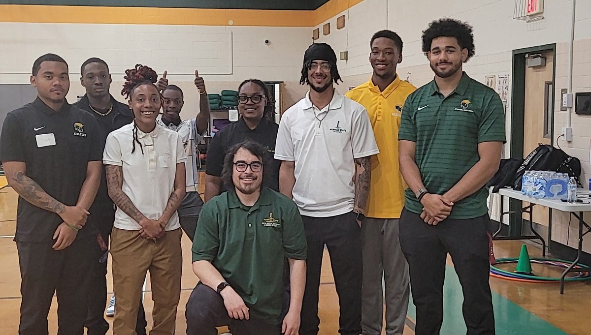 pcmn4bz's tweet photo. PD in the books! Proud of my students with all the work they put in. Thanks to @AM46ICHI for joining in on the fun. And very special thanks to @little_gunther for guiding my class this semester. Hoping for future collabs and connections! @Norfolkstate @CMHD_at_ODU @ODU https://t.co/CoPujCsAAd