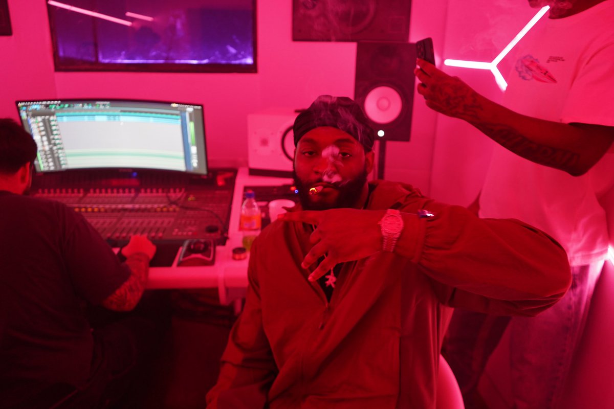 FullyLoaded🤎. tweet media