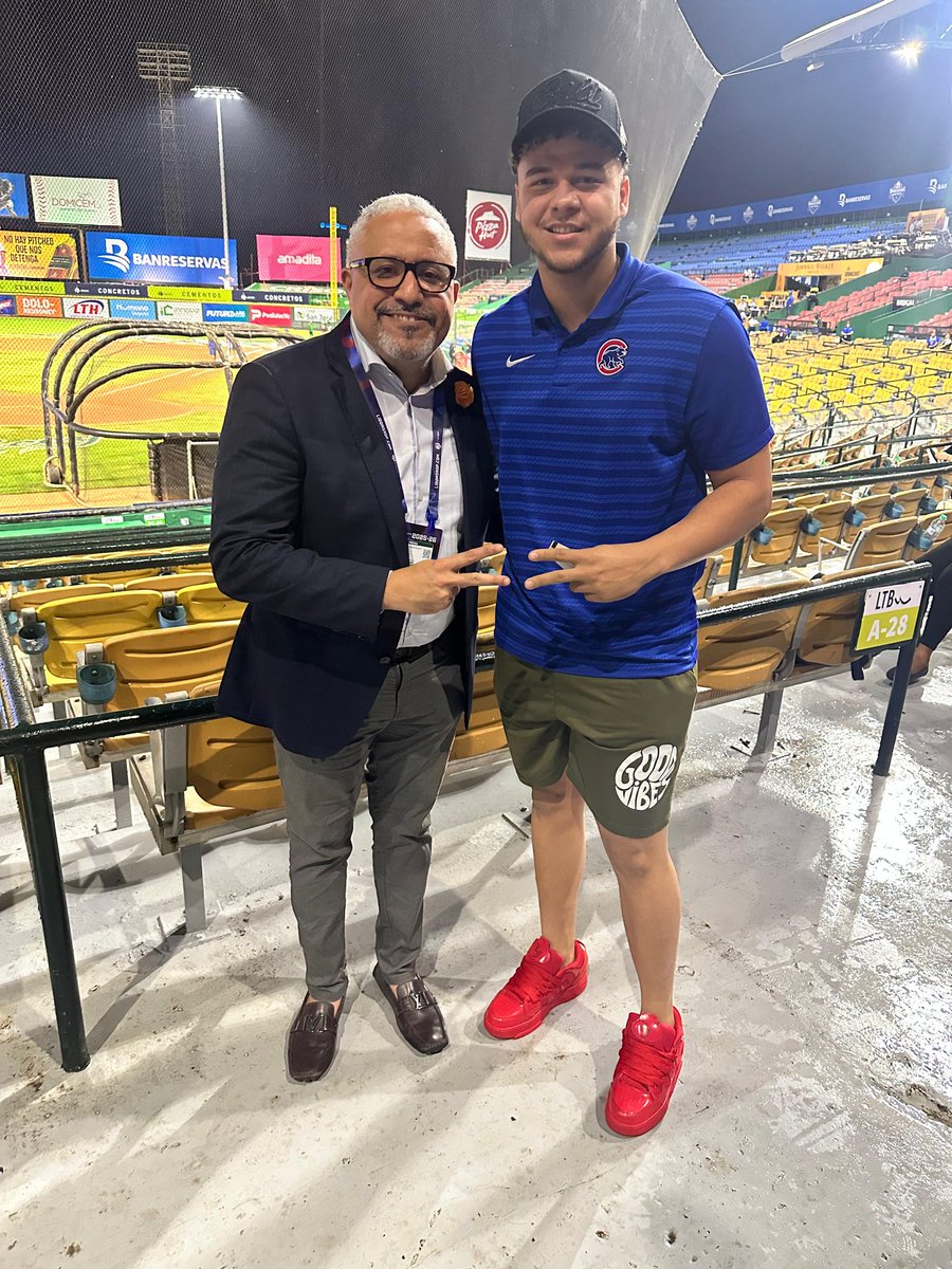 sburgosd's tweet photo. @YancenPujols  figuriando mi hijo contigo en el play, solo me dice, ya verás que yancen me hará mi entrevista cuando esté en MLB jejejje https://t.co/CLirRB2S8n