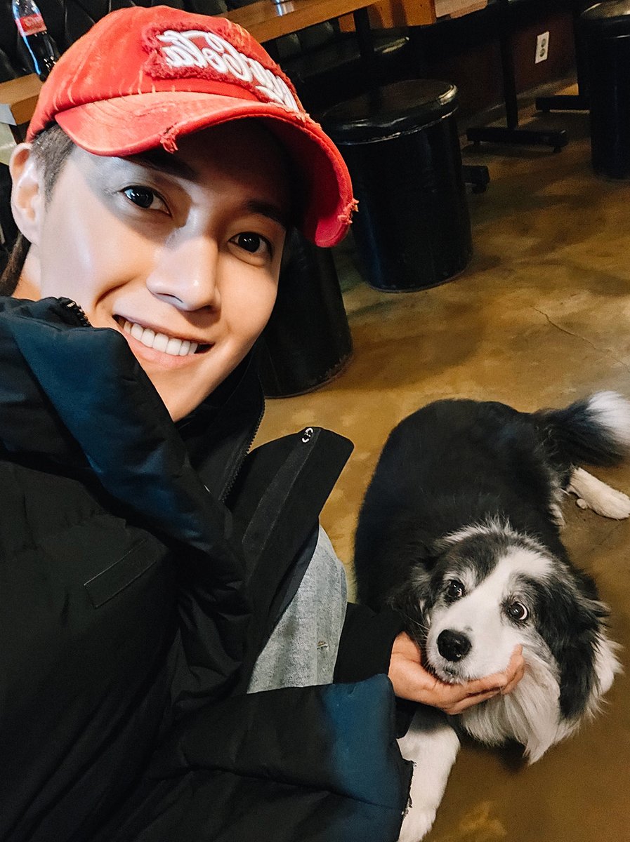 khj_heneciatwt's tweet photo. 요즘 잘 지내시죠? 그간 저는 이렇게 평범한 나날들 속에 살고 있어요. 엄청 큰 무지개도 보고 매틱이와 산책도 하고 12월에 있을 "금요락회" 콘서트도 준비하고 나름 재미있게 지냅니다.
일상 속의 소소함을 공유해 드려요^^ https://t.co/eko4tGmM6M