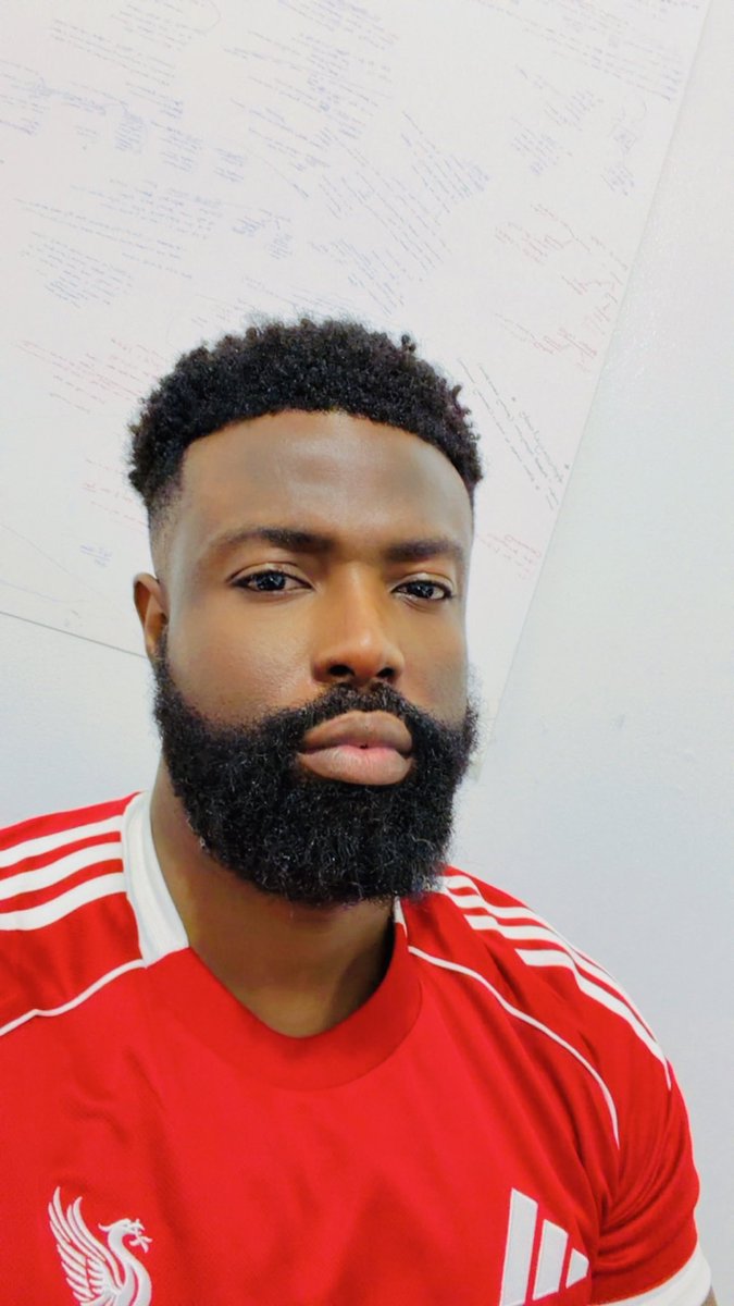 (L.A.Y.) tweet media