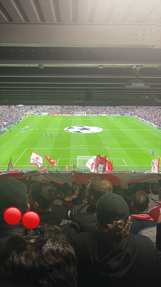 joeldean10's tweet photo. Worth cracking me phone for that 🔴😎 https://t.co/MPGgbo8vVx