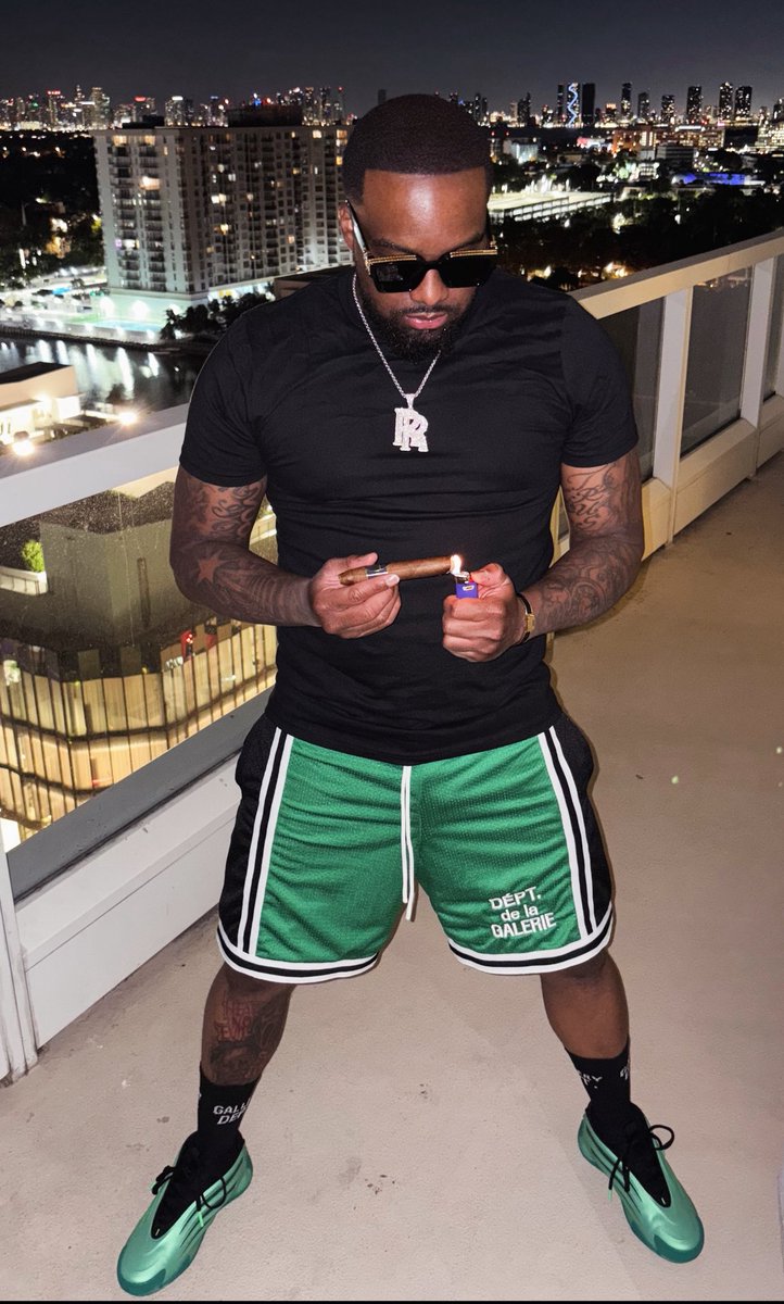 Ziggy (@rip_rome) on Twitter photo 