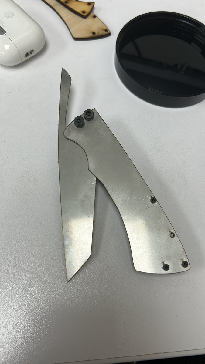 avimakesrobots's tweet image. Finally made it out of metal