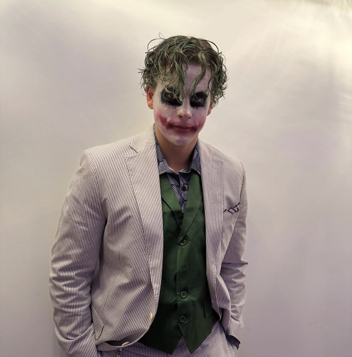 thirteenburrow's tweet photo. i’m so normal about him. https://t.co/RSZ8TXHyON