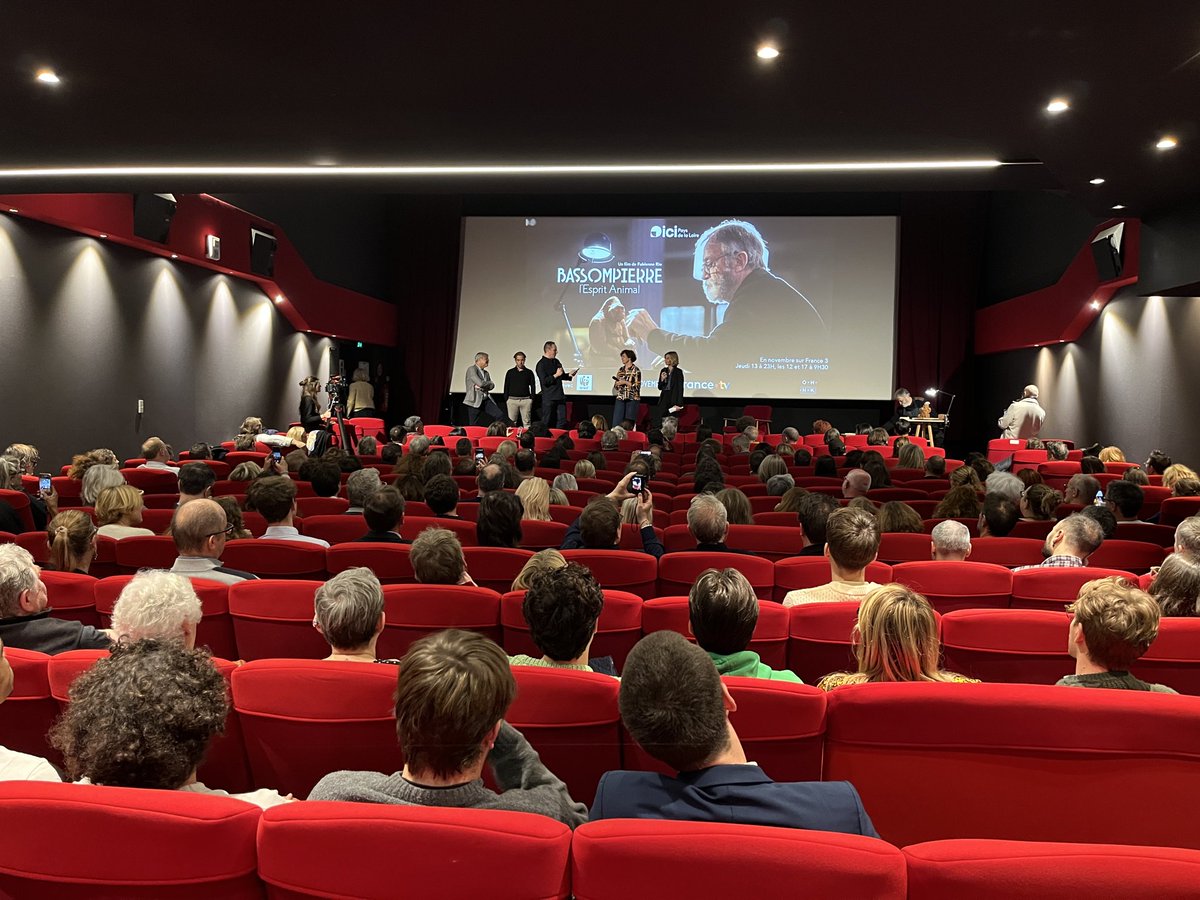 🎬 Salle comble à Paris pour l’avant-première de « Bassompierre, l’Esprit Animal » avec l’artiste entouré de @CyrilDion, François Cluzet, Fabienne Rio &amp; <a href="/WendyBouchard/">Wendy Bouchard</a>.
📺 À voir dès le 9/11 sur france.tv
📅 Le 13/11 sur France 3
▶️ francetvpro.fr/contenu-de-pre…