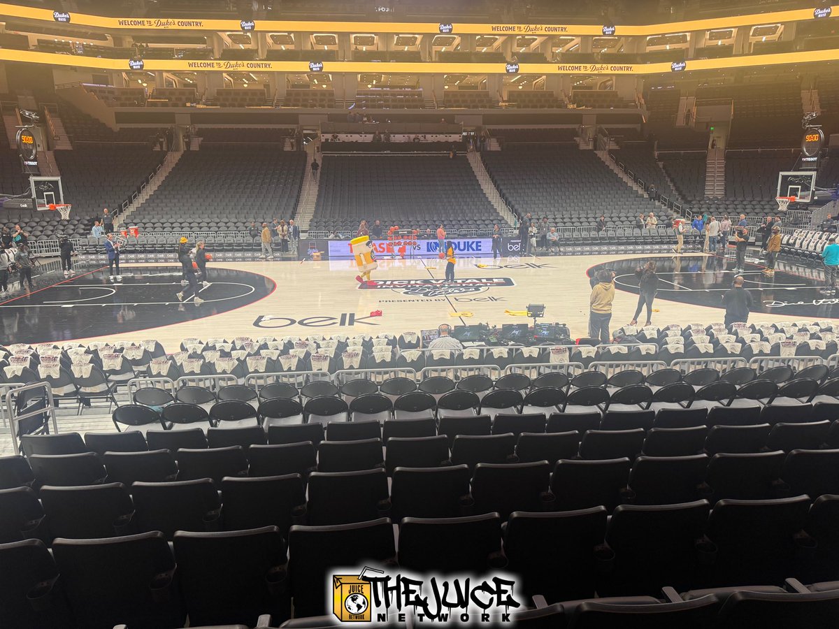 The Juice Network is LIVE in Charlotte for the Dick Vitale Invitational! 🔥🏀

Duke vs Texas 

📸: <a href="/trueblue1824/">Rio</a>
•••
#TheJuiceNetwork #JNSportsReport