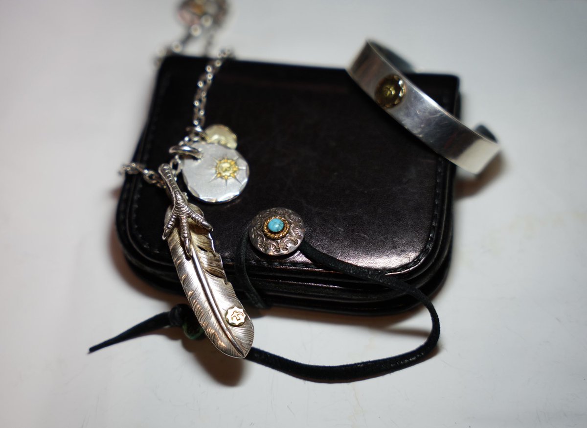 LTkymst's tweet image. 久しぶりに小銭入れ角出してみたらやっぱりかっこよかった。
カスタムしてみたいな。

#goros #ゴローズ