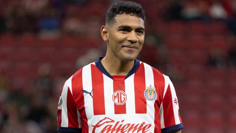 🚨ULTIMA HORA 🚨

El “Tiba” Sepulveda tiene pie y medio fuera del club.

Milito no lo tiene en cuenta y el jugador quiere jugar mas para ser considerado para el Mundial.

Juárez, Xolos y Mazatlán serian los clubes interesados en el defensa mexicano, Chivas buscaria un intercambio