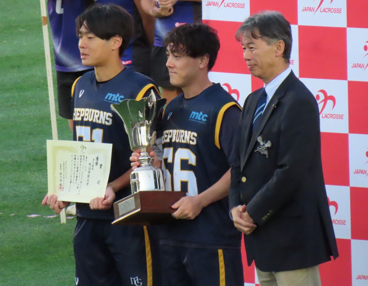 MeijiGakuinUniv's tweet photo. ／
ラクロス部男子
関東1部リーグ制覇！🏆
創部初の快挙！
＼

本学ラクロス部男子が関東Final（決勝戦）で早稲田大学との激闘を制し、創部初の関東1部リーグ優勝を果たしました！

当日の様子はこちらから👇
https://t.co/7oQpMCzN0Q

#明学 #ラクロス https://t.co/7IgHDBw6Wz