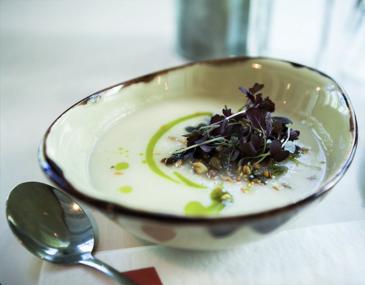 Galorchefs's tweet image. November&apos;s Naughty Secret. Nutty, Creamy perfection!
It&apos;s Jerusalem Artichoke season, and November is their absolute best moment.
#Privatechef #Personalchef  #JerusalemArtichokeseason