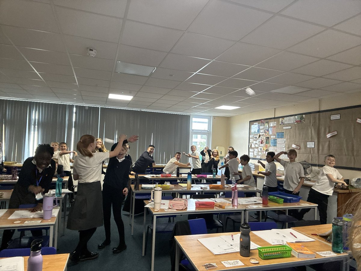 Hatchell Wood tweet media