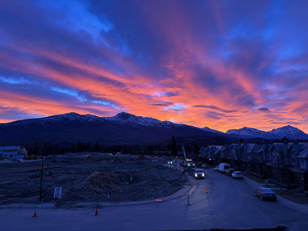 Our visit to Jasper was a powerful reminder of how resilient small-town communities can be. In the face of adversity, we saw people come together, start the rebuild and move forward with hope. 😊🙏😊