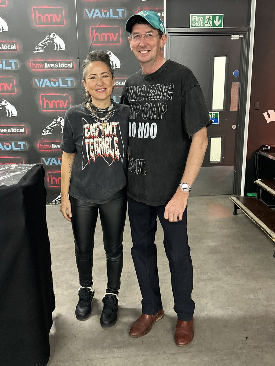 onmybench_david's tweet photo. @KTTunstall It was great meeting you in Birmingham too! Cheers, David 😊👍 https://t.co/afBPIx4lWQ