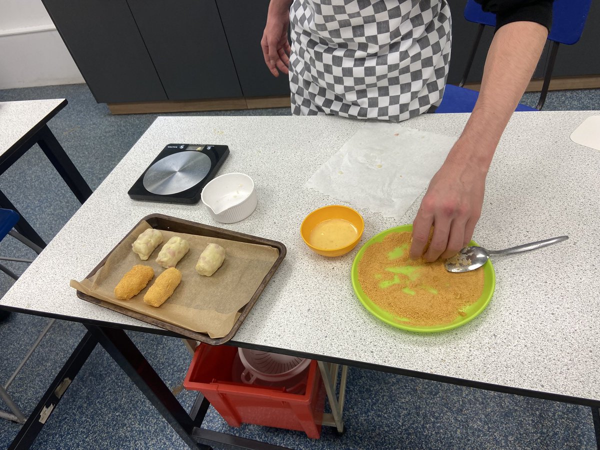 KaimesSchool's tweet image. This senior learner is growing in confidence in Home Economics — today he made delicious cheese and ham croquettes, perfectly portioned and evenly shaped! 🧑‍🍳 👏 #HomeEconomics