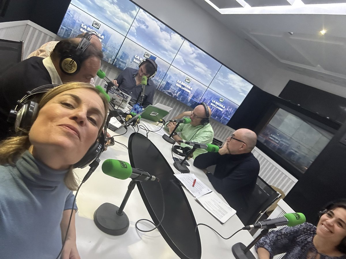 Trasnochando con <a href="/ingridgsanchez/">Ingrid Gutiérrez</a> <a href="/josecdiez/">José Carlos Díez</a> <a href="/RguezBurgos/">Ignacio Rguez Burgos</a> <a href="/ArodSpainMedia/">Andrés Rodríguez</a> y <a href="/rlatorreg/">Rafa Latorre</a> en <a href="/BrujulaOndaCero/">La Brújula</a> 🌙