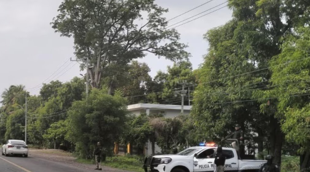 TracTerrorism's tweet photo. Los #Viagras Sicarios #Executed Alejandro Torres &amp; His Wife; The Nephew of Former Self-Defence Leader, in La Ruana, #Michoacán, #Mexico
Read more: https://t.co/tbMgw0kmyF https://t.co/hi7A9oSB0G