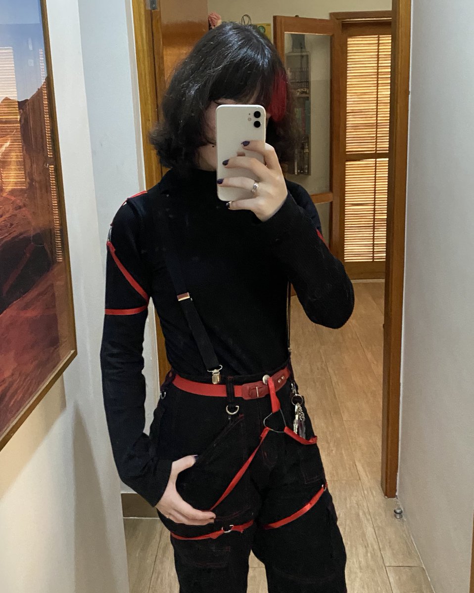 ElysiumFlora's tweet photo. Eu to apaixonada nessa roupa eu não quero tirar 😭
Eu preciso de 5 iguais essa https://t.co/FaylXJIllH
