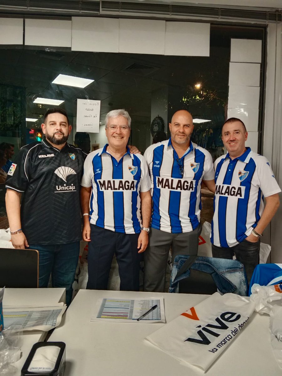 Toda una vida ligada al <a href="/MalagaCF/">Málaga CF</a> como jugador, entrenador, consejero, delegado de campo, entrenador y directivo del <a href="/MalagaCFemenino/">Málaga CF Femenino</a> así como responsable de <a href="/MLGcfForever/">Málaga cf Forever</a> recibe merecidamente su #CamisetaHomenajePeiró <a href="/manuelhdeznava/">Manuel Hdz Navarrete</a> 

¡Gracias por una vida consagrada al Málaga!