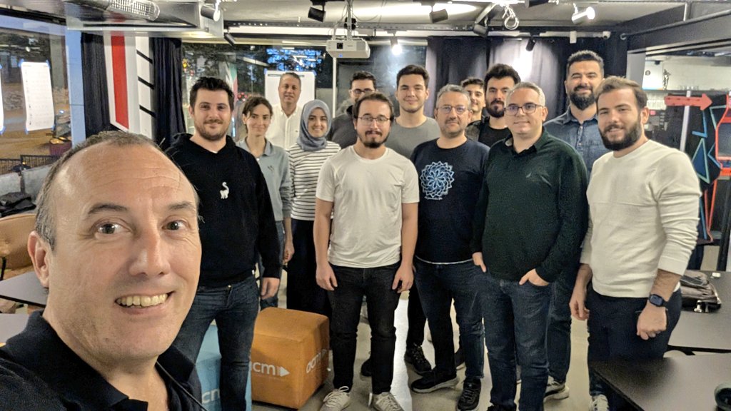 vilojona's tweet image. Awesome event at @IstanbulCoders + @jug_istanbul , organized by Attila and @altugaltintas .
Very engaged audience , lot of questions and conversations 🥰♥️♥️♥️