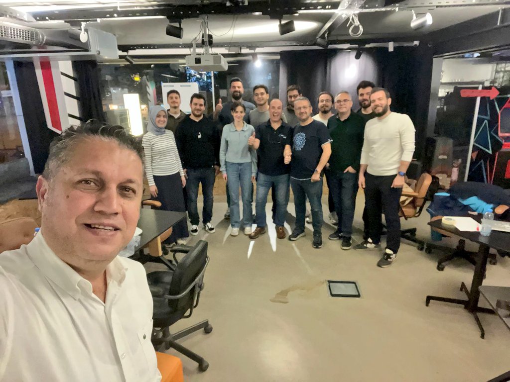 vilojona's tweet image. Awesome event at @IstanbulCoders + @jug_istanbul , organized by Attila and @altugaltintas .
Very engaged audience , lot of questions and conversations 🥰♥️♥️♥️