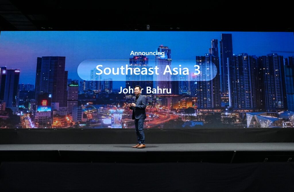 Dav3Shanahan's tweet image. Microsoft Accelerates Southeast Asia’s AI Revolution with Johor Bahru Cloud Region Expansion #Azure #AzureOpenAI #DataCenter #Enterprise #Microsoft #MicrosoftAzure #OpenAI #Outlook 
msftnewsnow.com/microsoft-asea…