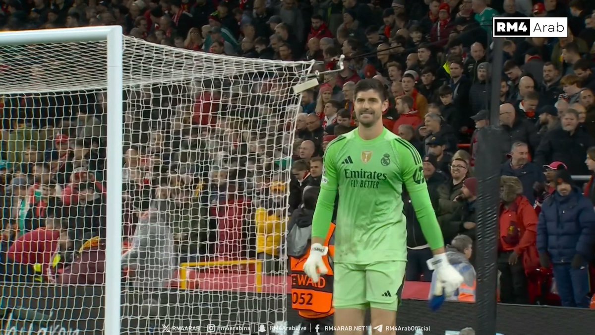 اعتقد لو كورتوا مارس رياضة ثانية مثل التنس أو السباحة كان ليفربول عنده لقبين تشامبيونز زيادة