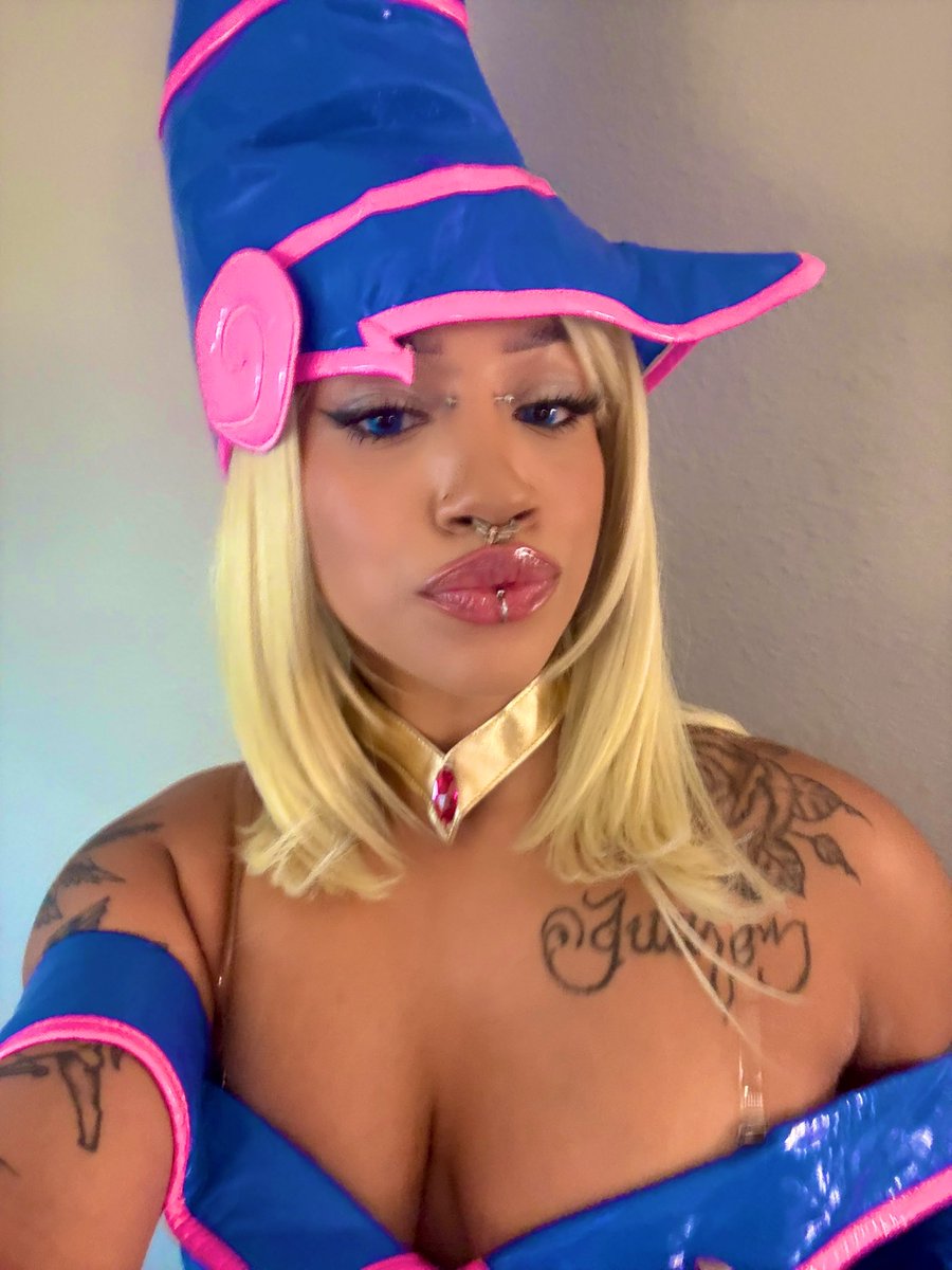 𝐭𝐡𝐞 𝐬𝐭𝐚𝐫. tweet media