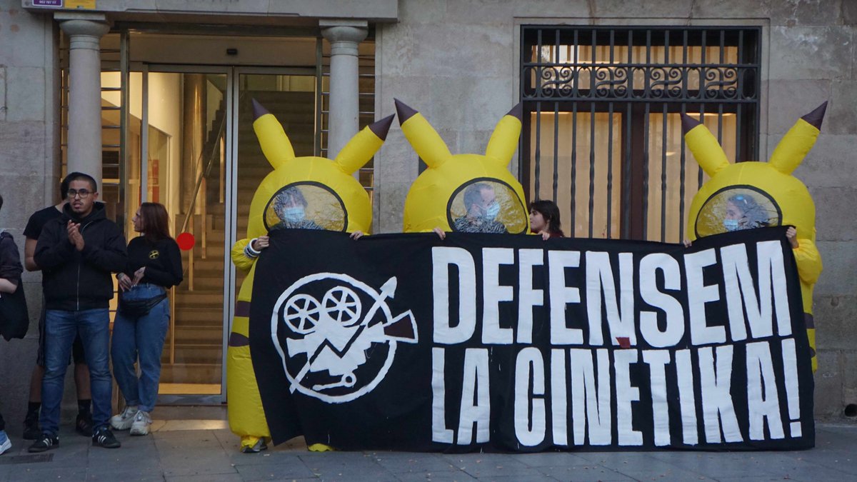 guarapitu's tweet image. Els espais de cultura popular d&apos;aquesta ciutat tant &quot;endreçada&quot; els defensarem amb les ungles i dents. Tot el suport a @LaCinetika