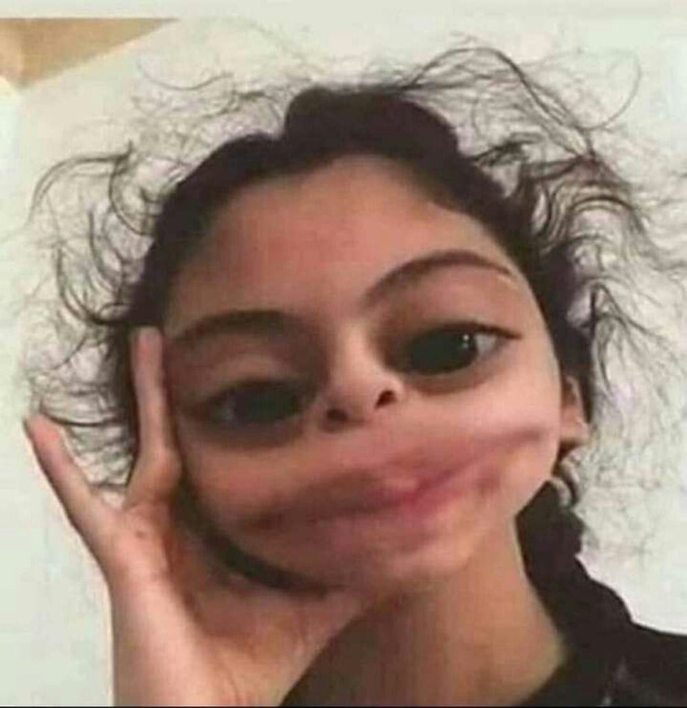 انا شخصيه لطيفه ..
بس احياناً لطيفه تأخذ إجازه 🌚😂😂