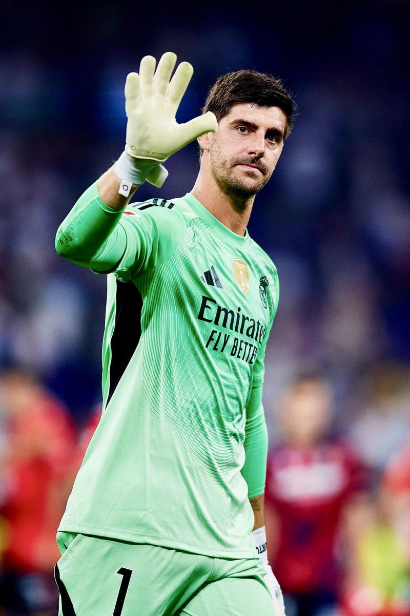 RMadrid_actu's tweet photo. Thibaut Courtois, le MEILLEUR gardien du monde. ✅🔥 https://t.co/i0hxddWq5X