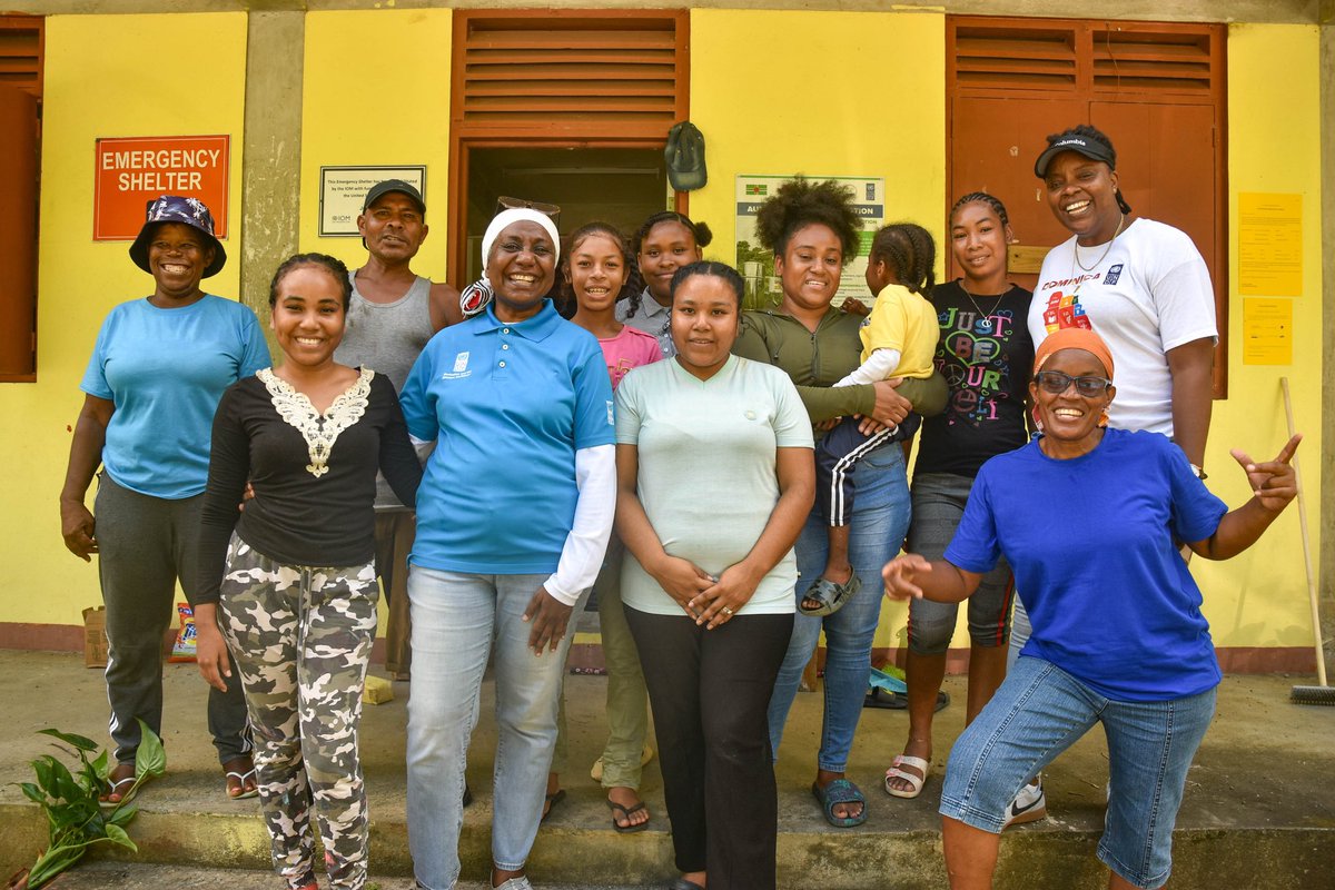 UNDPBarbadosEC's tweet photo. 🇩🇲 The @UNDPBarbadosEC team was in #Kalinago Territory today on Dominica's #CommunityDayofService! 
 Honoring the beautiful tradition of #koudmen 🙌🏾- working together for the benefit of all. This is everything we stand for @UNDP.
 #Collaboration #Partnerships #LeaveNoOneBehind https://t.co/wuUvl9hNA0