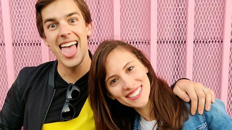 10_Leon_01's tweet photo. @ThatAussieWoman my trans brother and his girlfriend laugh at you ❤️⚧️🏳️‍⚧️ https://t.co/FrLM3Suztj