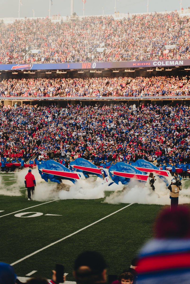 tageprod's tweet photo. Took some pics at the @BuffaloBills vs Chiefs game. Thought some were wallpaper-worthy. https://t.co/pOmEyEx9ZZ