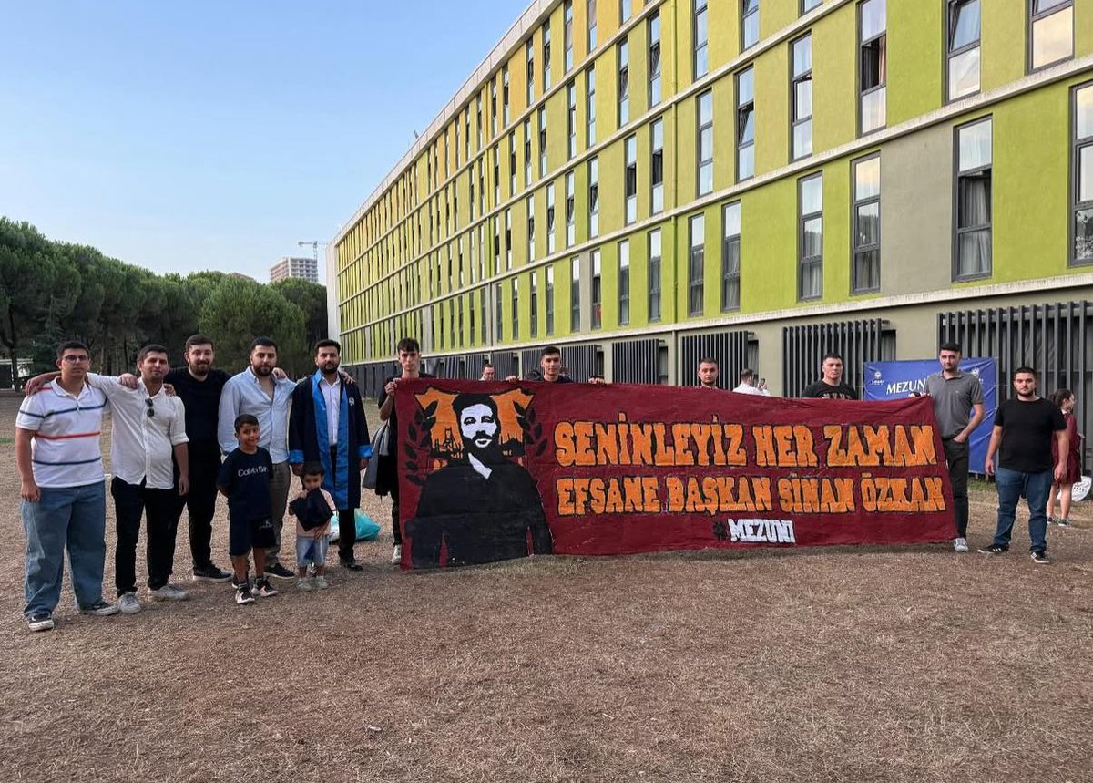 uAUNIMarmara's tweet photo. Grubumuzun efsane başkanlarından canımız, kanımız, ağabeyimiz Sinan Özkan’ın doğum gününü kutlar, birlikte omuz omuza nice mutlu yıllar dileriz. İyi ki doğdun Başkan! https://t.co/XcvLCjyonN