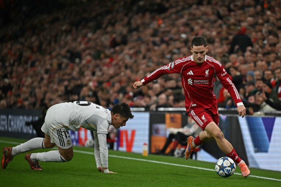 ItsCJ_LFC's tweet photo. Florian Wirtz vs Real Madrid @ HT:

91% passing accuracy
100% dribbles completed
100% tackles won
5 recoveries
5 chances created
1 big chance created

Elite first half performance from our #7 👏🔴

#LIVRMA #UCL https://t.co/Ec7OZH1bu6