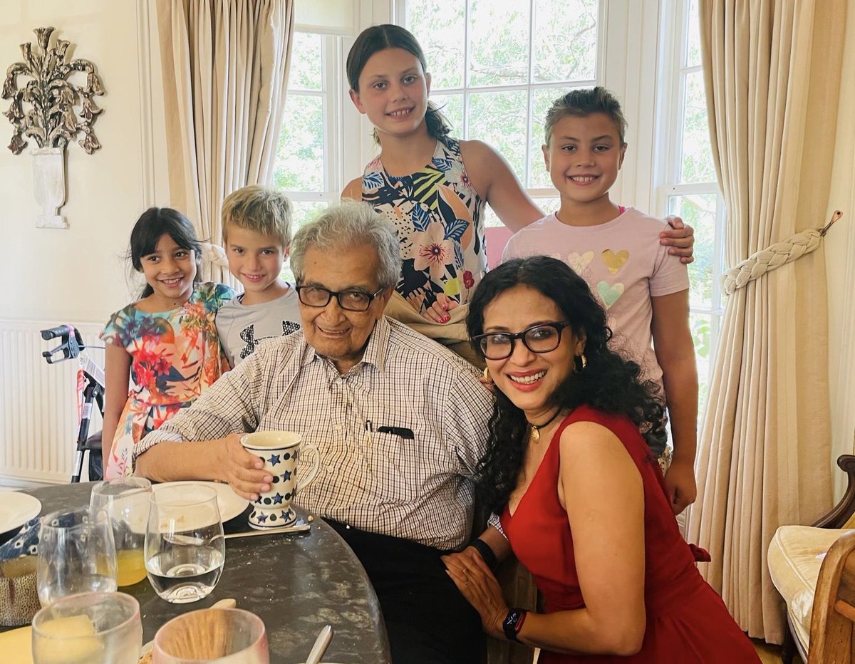 nandanadevsen's tweet image. Baba, among all the loves you taught me—for social justice, argumentation, mustard oil—my favorite is your love of adda!
Whether you’re with family or friends, colleagues or kids, chatting with you is one of life’s greatest joys.
To endless #birthday addas together…

Love you,
T