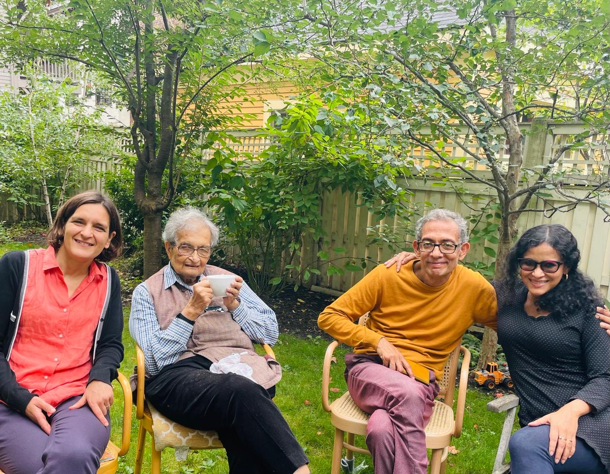 nandanadevsen's tweet image. Baba, among all the loves you taught me—for social justice, argumentation, mustard oil—my favorite is your love of adda!
Whether you’re with family or friends, colleagues or kids, chatting with you is one of life’s greatest joys.
To endless #birthday addas together…

Love you,
T