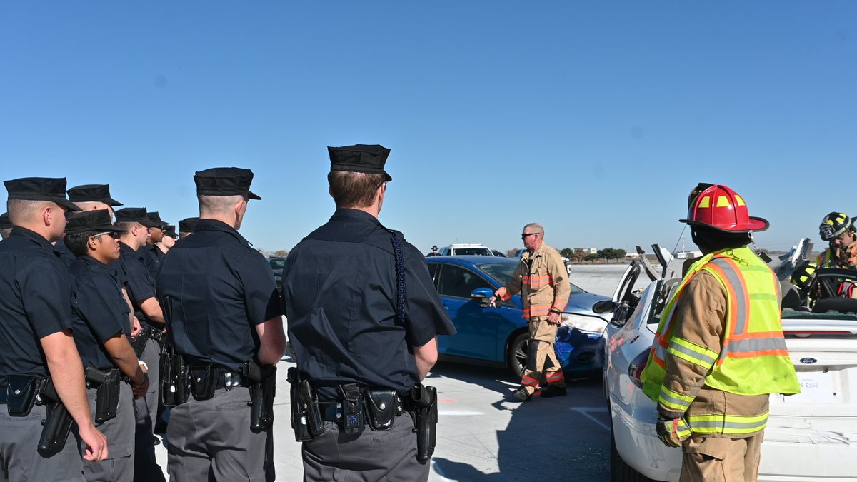 The Recruits of #Camp72 are putting their crucial crash reconstruction skills to the test! Their job is to work a crash scene and determine it's cause while ensuring the safety of those involved.

🌟Thank you Aurora Volunteer Fire Department &amp; @gifiredept for your help today!