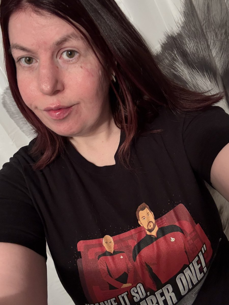 aveiestweets's tweet photo. Happy #TrekTuesday everyone. 🖖💜  @jonathansfrakes  #StartrekNextGeneration https://t.co/vZebojGDOf
