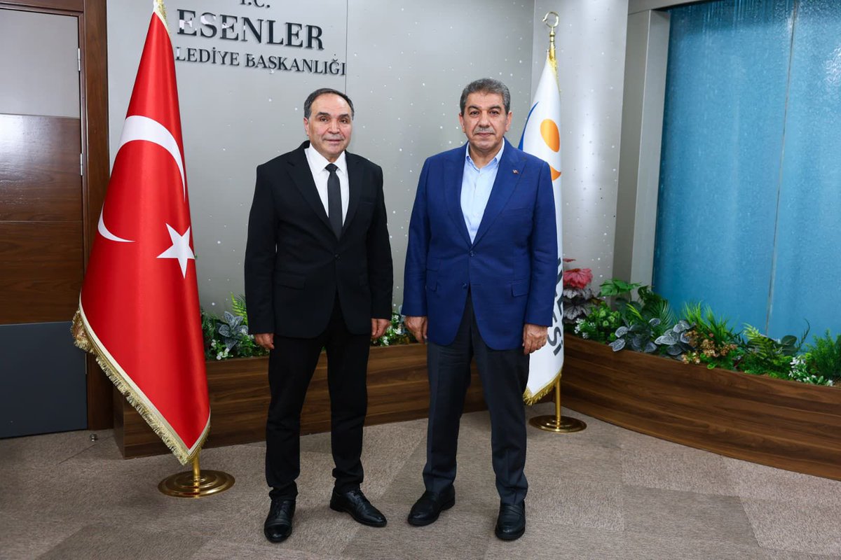 Esenler Belediye Başkanımız, Sayın Mehmet Mehmet Tevfik Göksu’yu Ziyaret ederek, Esnafımızın  İstek, taleplerini İleterek  Her zaman çözüm noktasında olan Başkanımıza Nazik kabullerinden ve Misafirperverliğinden dolayı teşekkür ederim .