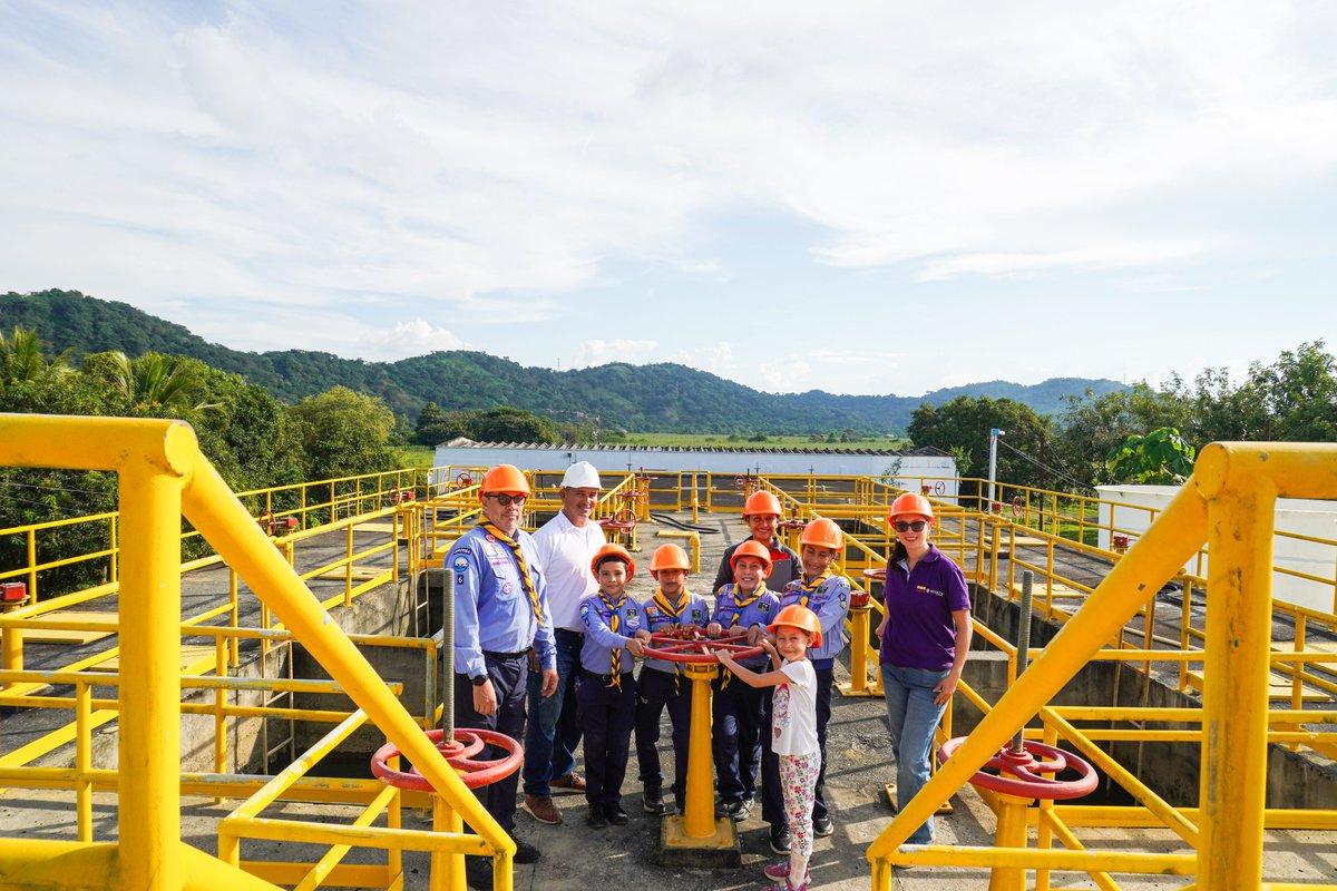 Veolia_Monteria's tweet photo. ¡Qué alegría recibir al Grupo Scout 6 Sipgua de Montería en nuestro CPA en Sierra Chiquita! Compartimos una experiencia inolvidable en nuestra Ruta del Agua, ellos aprendieron sobre el proceso de potabilización y compartieron su interés y compromiso con el cuidado del agua. https://t.co/zmRJD0LMnh