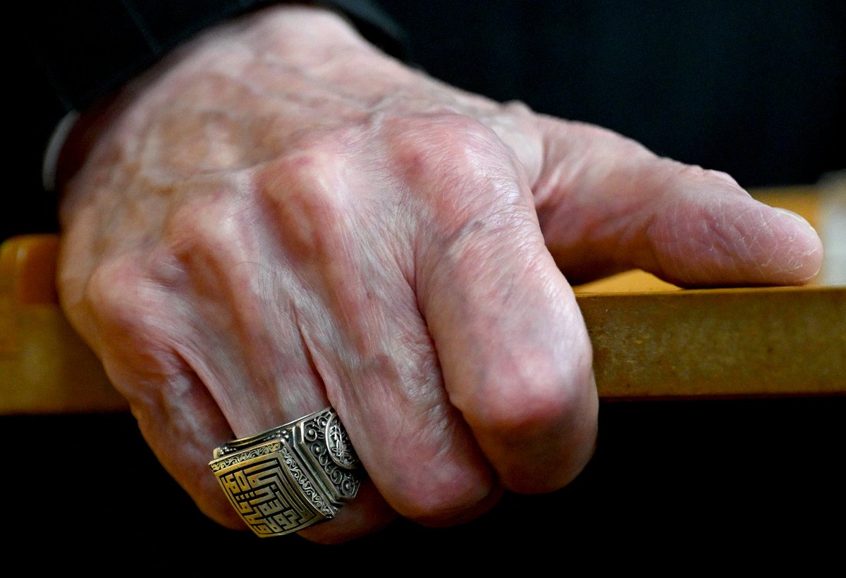 Lâ havle ve lâ kuvvete illâ billahi’l-aliyyi’l-azim” (Güç ve kuvvet ancak yüce ve büyük olan Allah’a aittir.)