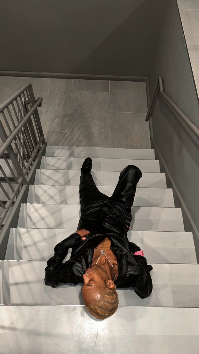 l33bee's tweet image. November is treating me well.